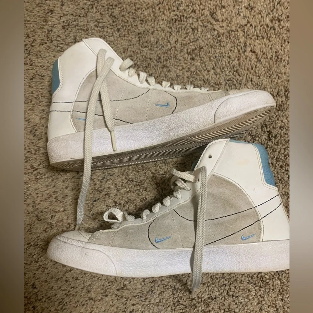 Nike blazer mid sneakers white baby blue UNC 4.5y youth
